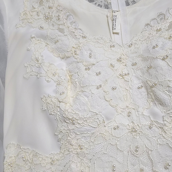 Vintage 80's White Lace Wedding Dress - Picture 3 of 16